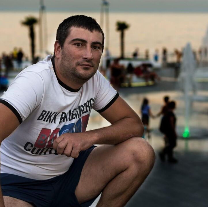 Prawdziwe doświadczenie i recenzja stosowania żelu Hondroten od Michaela z Berlina